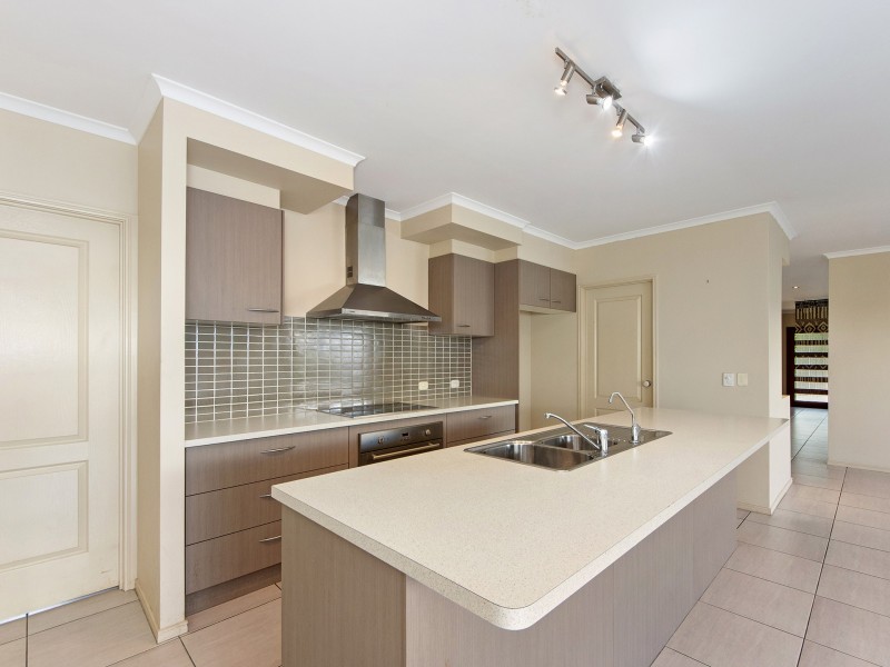 106 Observatory Drive, Reedy Creek QLD 4227
