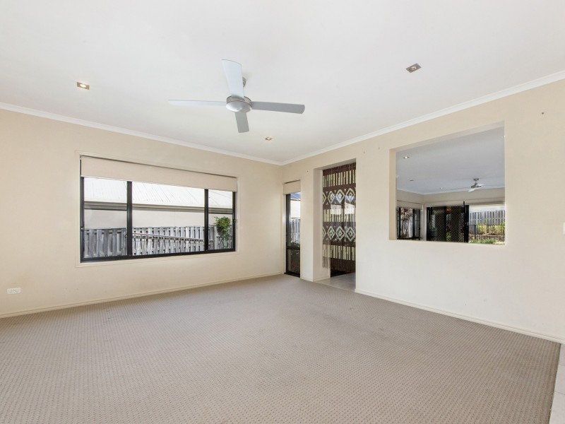 106 Observatory Drive, Reedy Creek QLD 4227