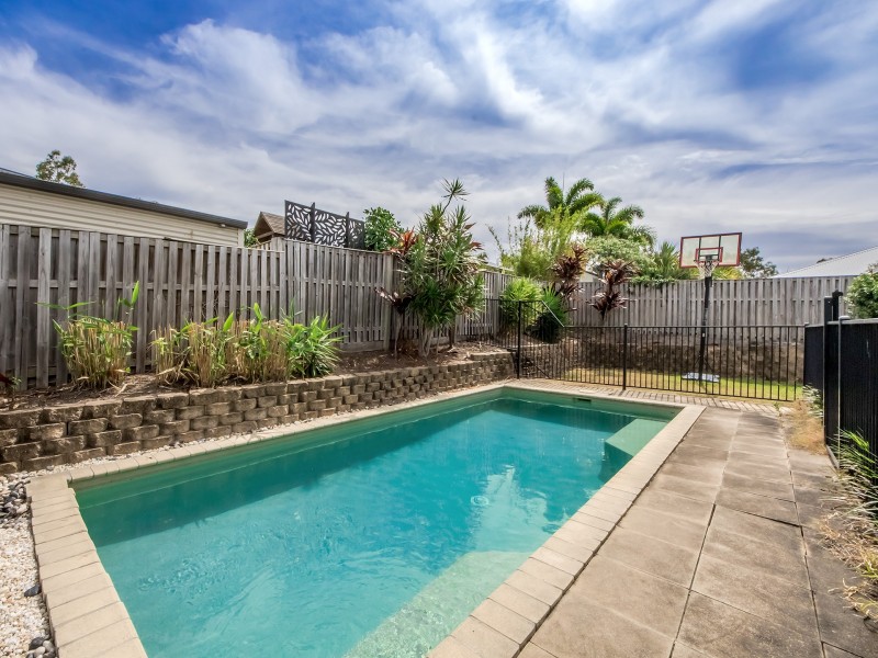 106 Observatory Drive, Reedy Creek QLD 4227