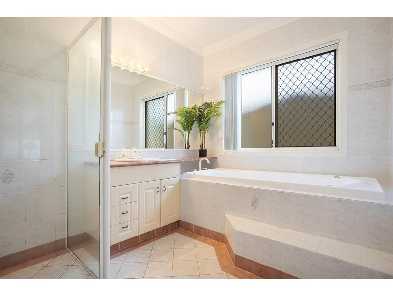 22 Fiddlewood Place, Reedy Creek QLD 4227