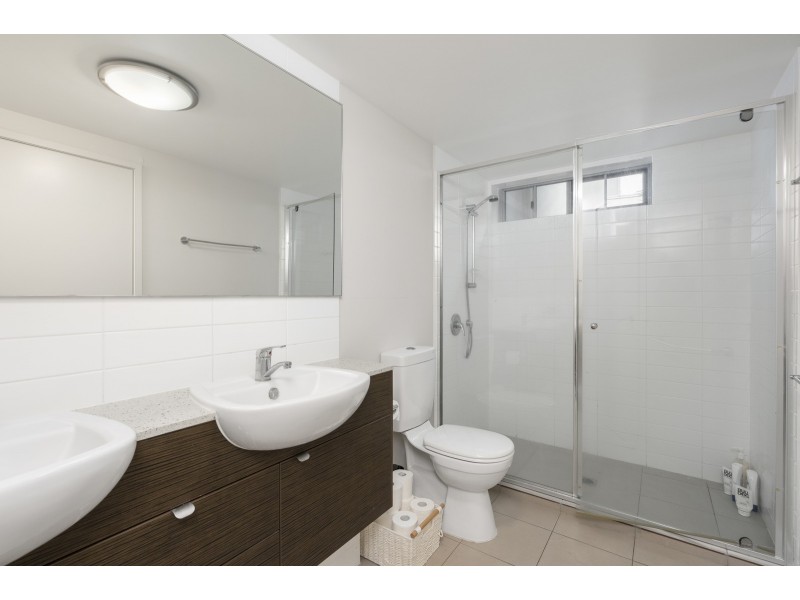 1/154 Musgrave Avenue, Southport QLD 4215