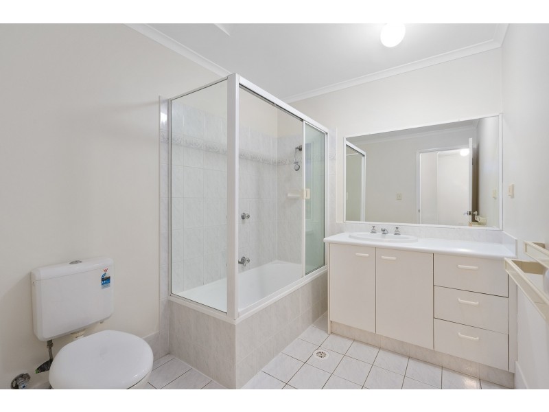 20/18 Bottlewood Court, Burleigh Waters QLD 4220