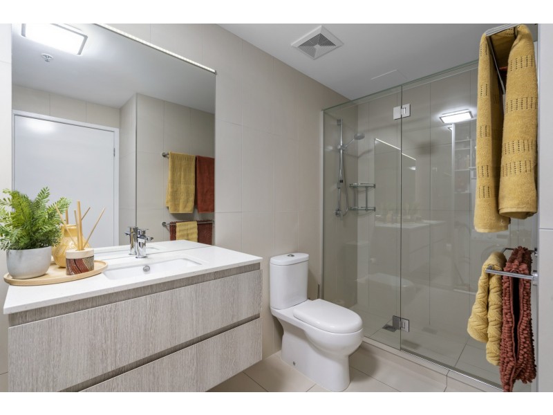 504/378 Marine Parade, Labrador QLD 4215