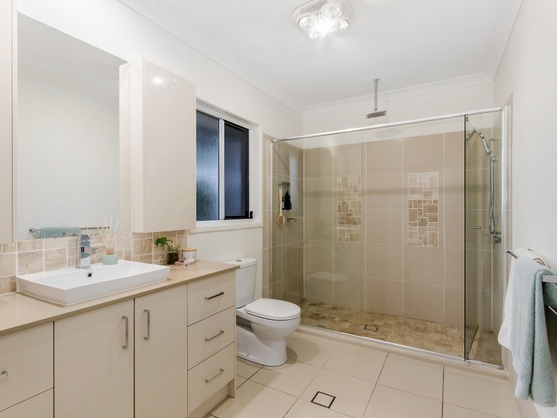 25 Southern Skies Avenue, Reedy Creek QLD 4227