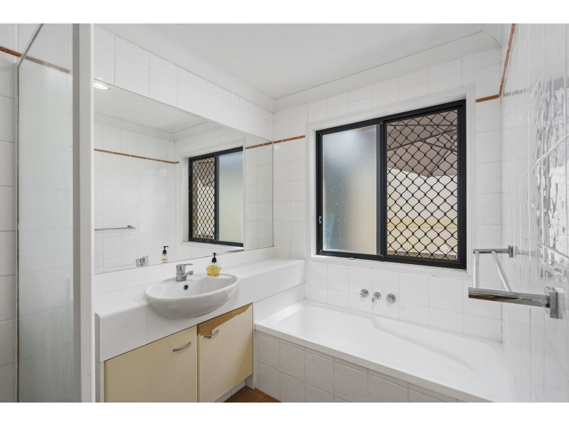 101/2-4 Langport Parade, Mudgeeraba QLD 4213