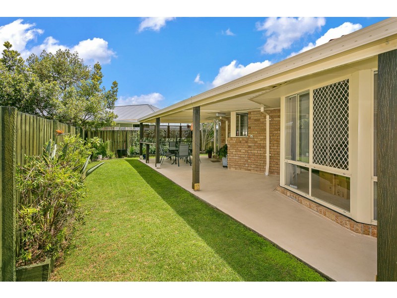 38 Dowson Esplanade, Mudgeeraba QLD 4213