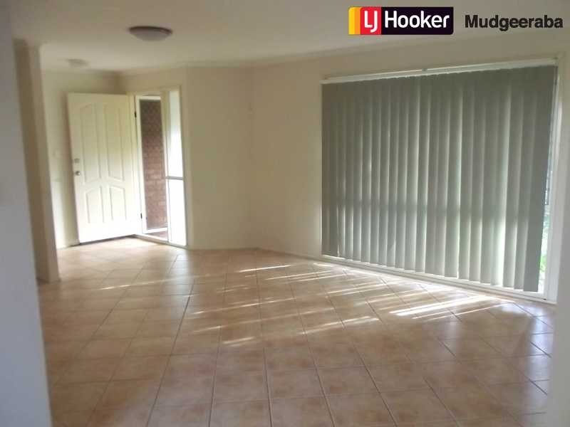 10 Dearne Place, Carrara QLD 4211