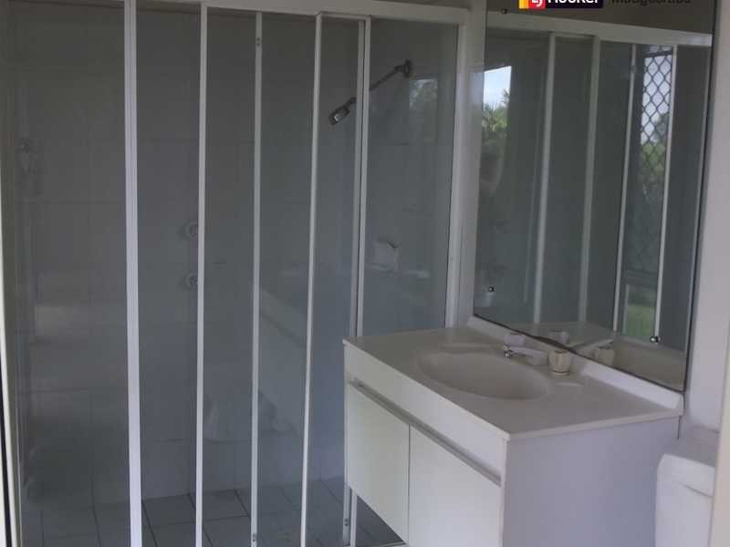 10 Dearne Place, Carrara QLD 4211