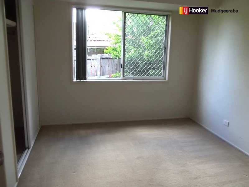 10 Dearne Place, Carrara QLD 4211