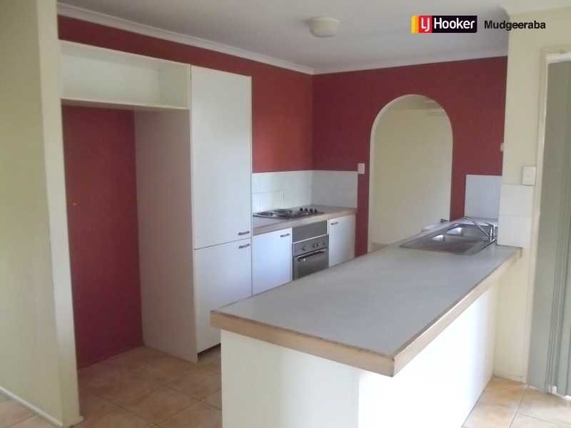 10 Dearne Place, Carrara QLD 4211