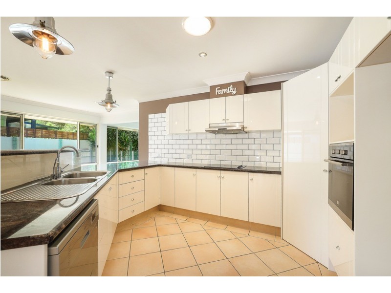 120 Swanton Drive, Mudgeeraba QLD 4213