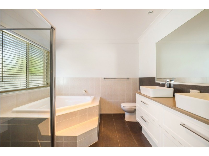 120 Swanton Drive, Mudgeeraba QLD 4213