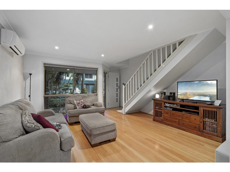 4/9 Kingia Court, Burleigh Heads QLD 4220