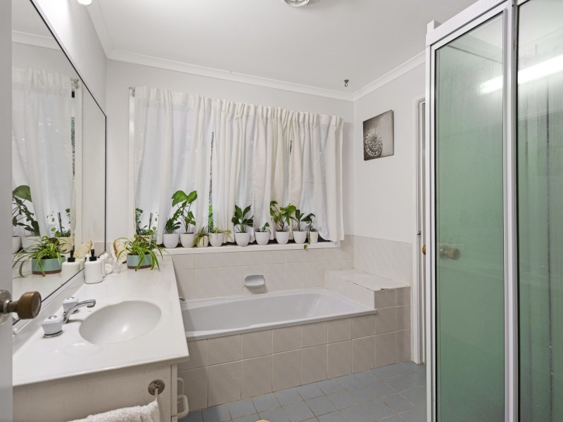 15 William Hollindale Court, Worongary QLD 4213