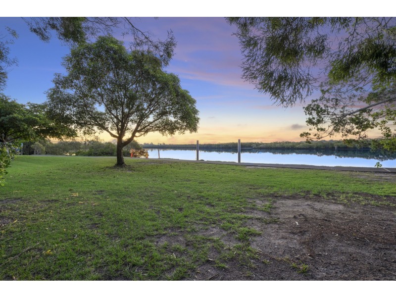 221/125 Hansford Road, Coombabah QLD 4216