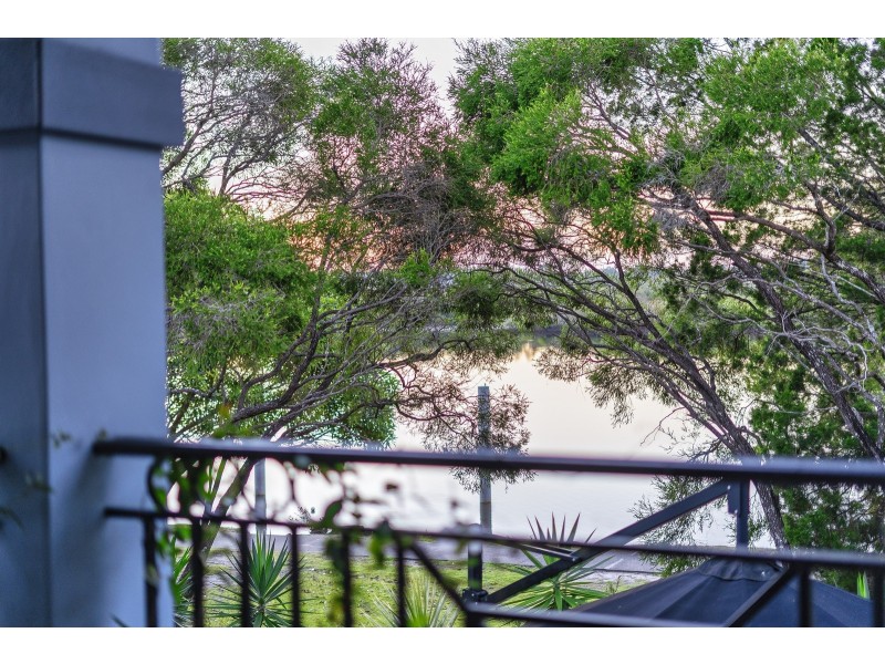 221/125 Hansford Road, Coombabah QLD 4216