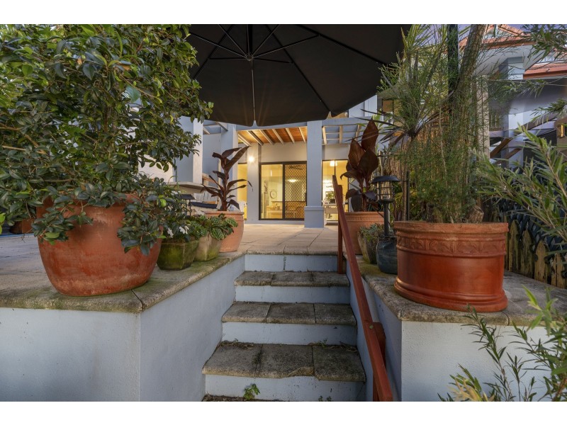 221/125 Hansford Road, Coombabah QLD 4216