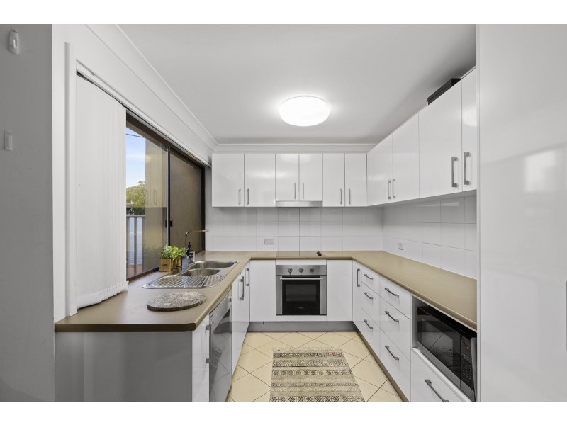 2/22 Vespa Crescent, Surfers Paradise QLD 4217