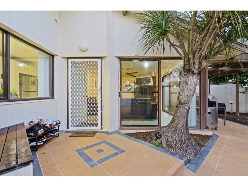 2/22 Vespa Crescent, Surfers Paradise QLD 4217