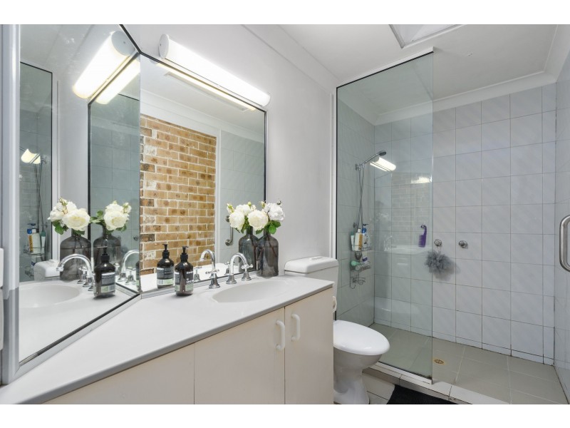 2/22 Vespa Crescent, Surfers Paradise QLD 4217