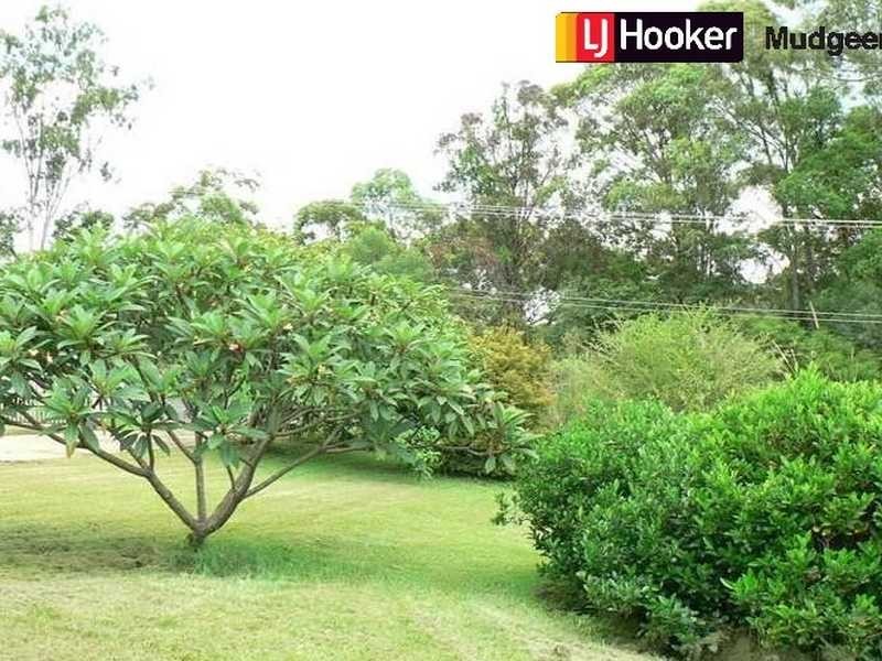 19 A Rayner Lane, Mudgeeraba QLD 4213