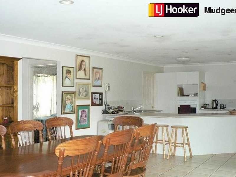 19 A Rayner Lane, Mudgeeraba QLD 4213