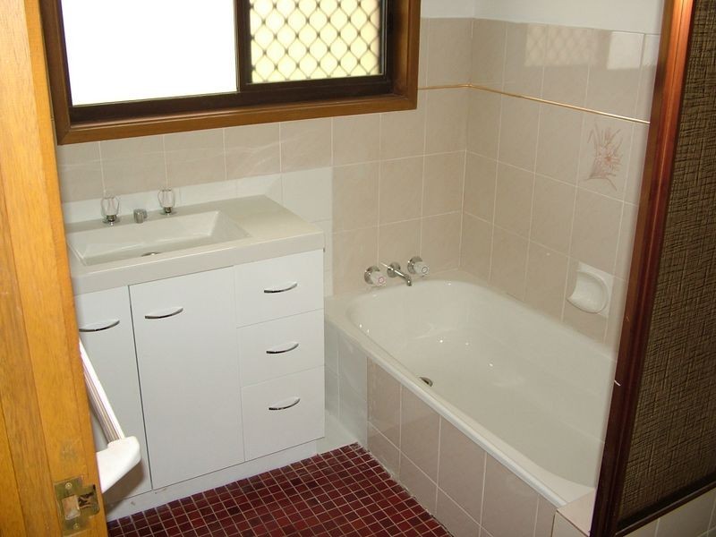 2 Sherwood Close, Mudgeeraba QLD 4213