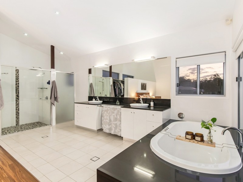 41 Grasslands Crescent, Reedy Creek QLD 4227
