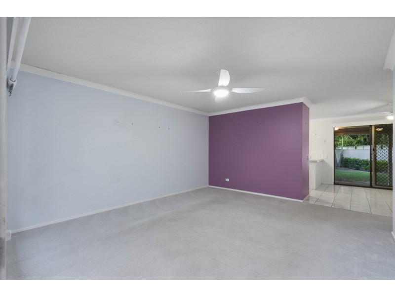 2/8 Flora Close, Burleigh Waters QLD 4220