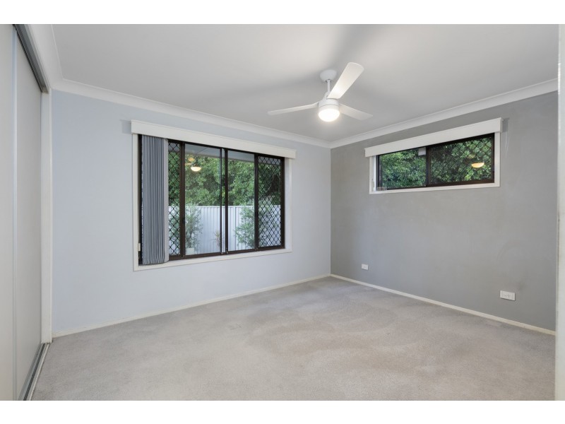 2/8 Flora Close, Burleigh Waters QLD 4220