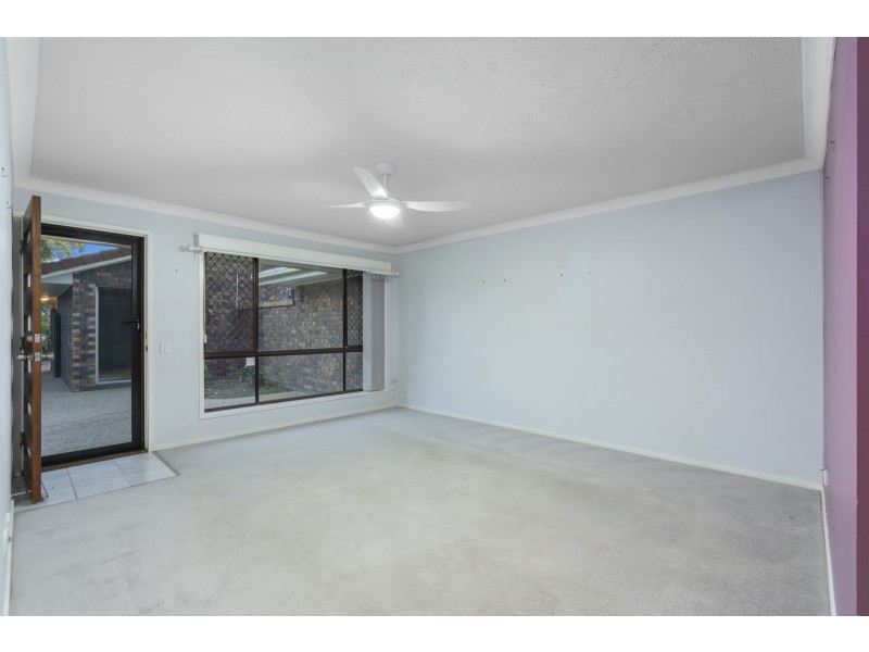 2/8 Flora Close, Burleigh Waters QLD 4220