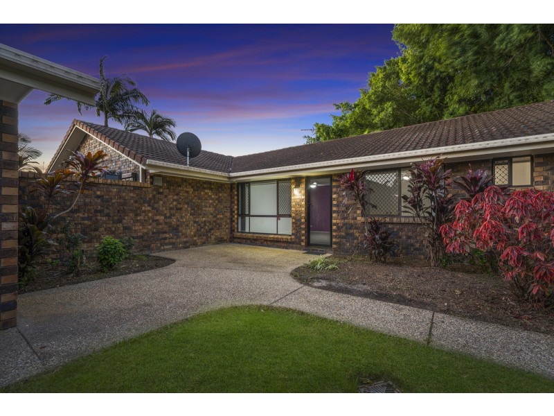 2/8 Flora Close, Burleigh Waters QLD 4220