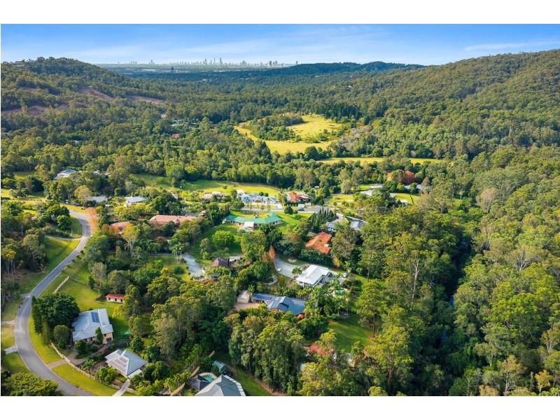 30 Moondance Court, Bonogin QLD 4213