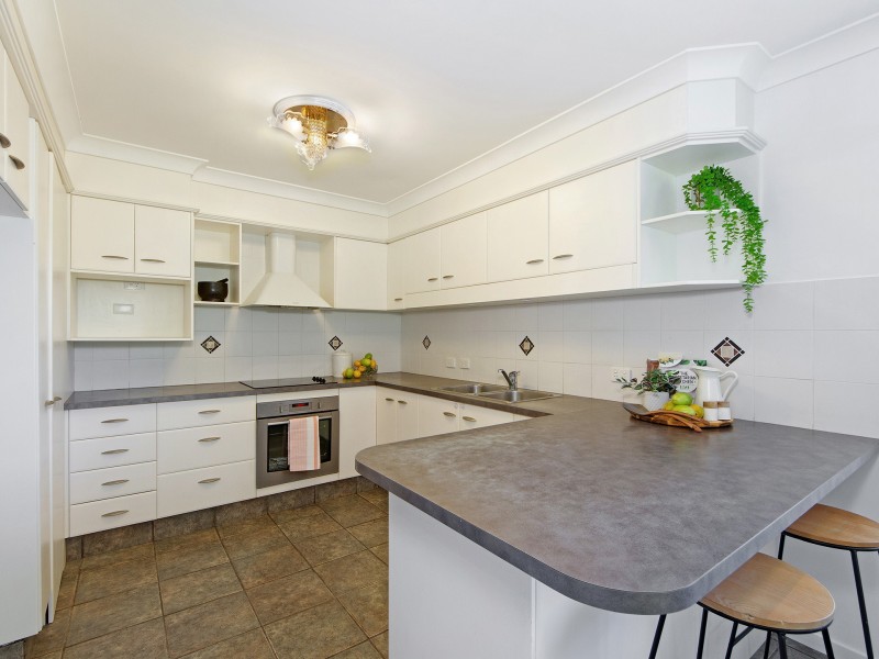 6 Windemere Drive, Bonogin QLD 4213