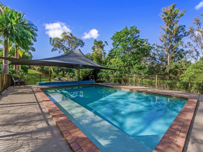 6 Windemere Drive, Bonogin QLD 4213