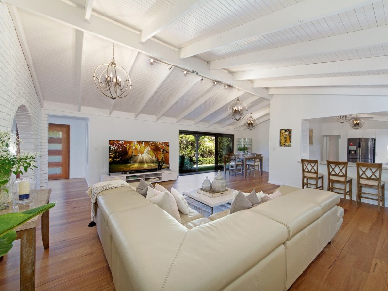 6 Windemere Drive, Bonogin QLD 4213