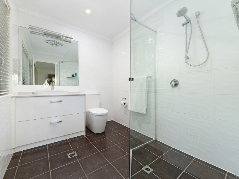 6 Windemere Drive, Bonogin QLD 4213