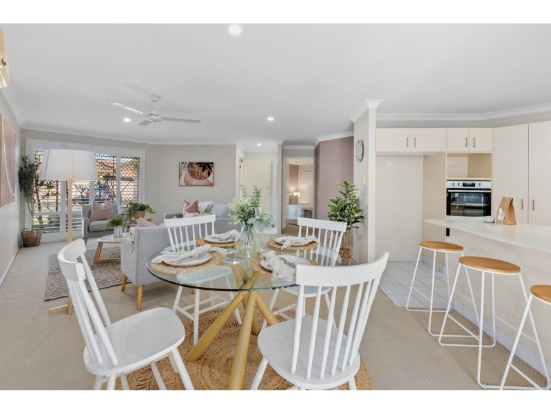 3/88 Cotlew Street East, Southport QLD 4215