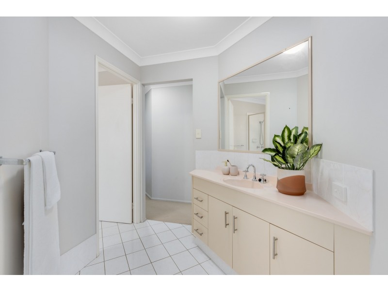 3/88 Cotlew Street East, Southport QLD 4215