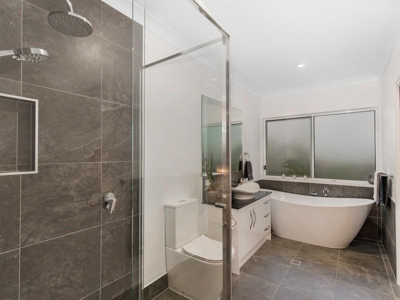 28 Bluebird Lane, Reedy Creek QLD 4227