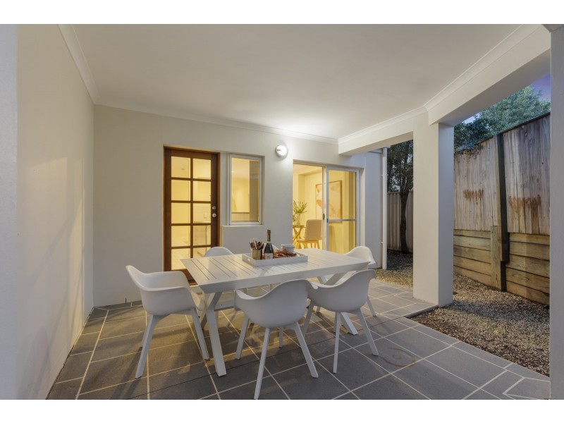 2/144 Smith Street, Southport QLD 4215