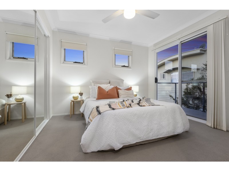 2/144 Smith Street, Southport QLD 4215