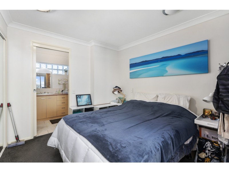 88/106-108 Marine Parade, Southport QLD 4215