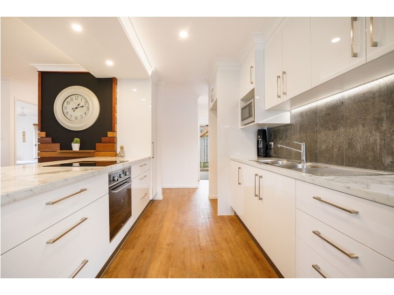 4 Kiara Court, Mudgeeraba QLD 4213