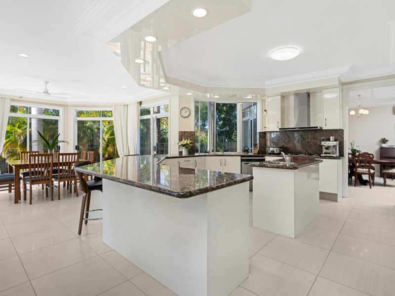 12 Moorabbin Place, Robina QLD 4226