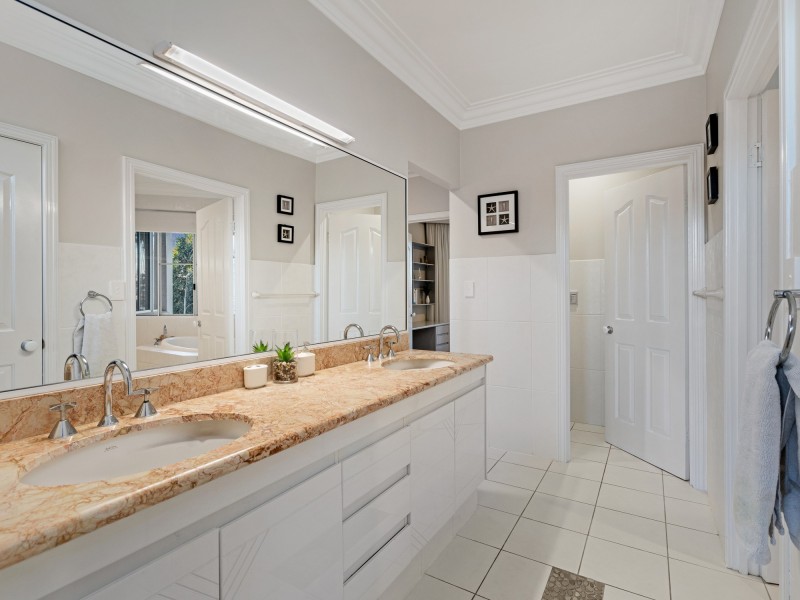 12 Moorabbin Place, Robina QLD 4226