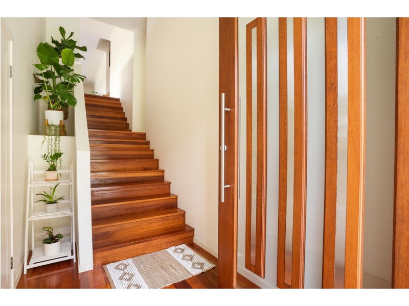 18 Ensor Street, Mudgeeraba QLD 4213