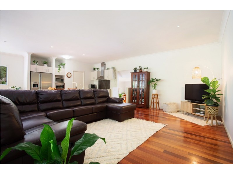 18 Ensor Street, Mudgeeraba QLD 4213