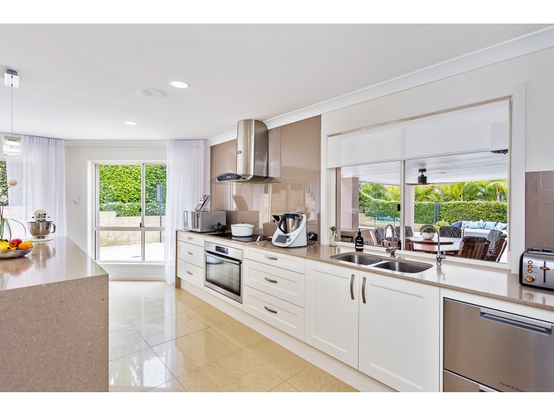 5 Hertford Crescent, Mudgeeraba QLD 4213