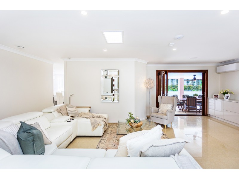 5 Hertford Crescent, Mudgeeraba QLD 4213